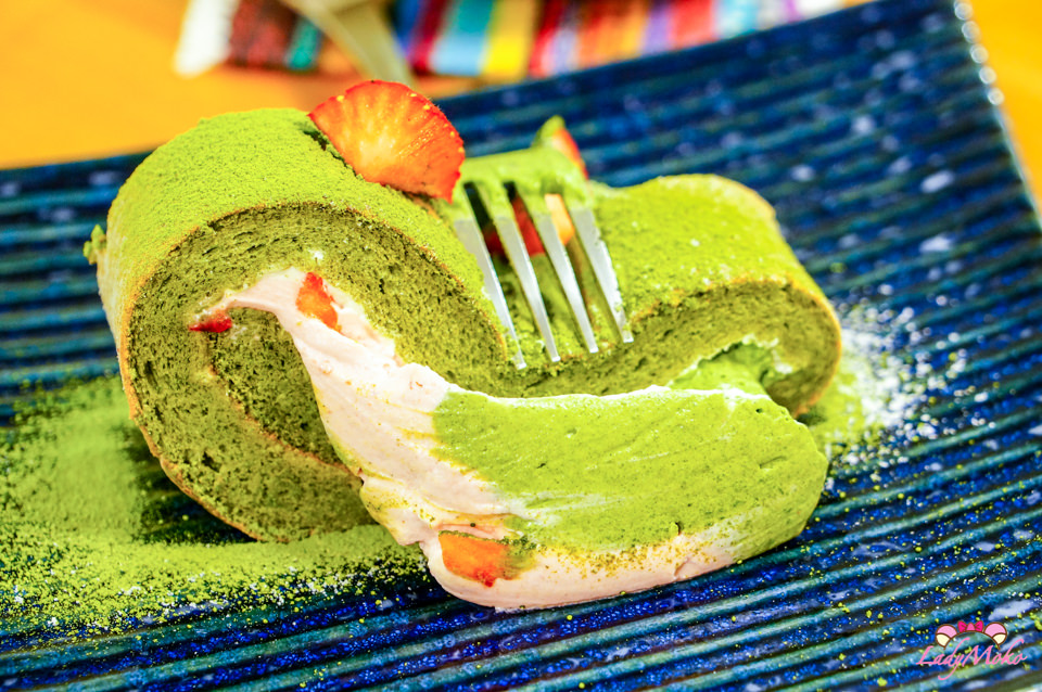 新店大坪林》小樂堂,夢幻爆漿抹茶草莓蛋糕捲&,季節限定草莓抹茶漂浮拿鐵