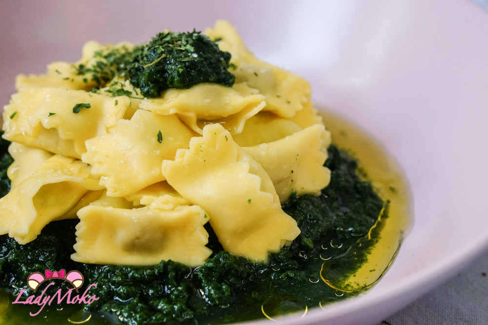 健康快速懶人食譜｜菠菜泥義大利松露餃佐初榨橄欖油Ravioli and Spinach with Olive oil