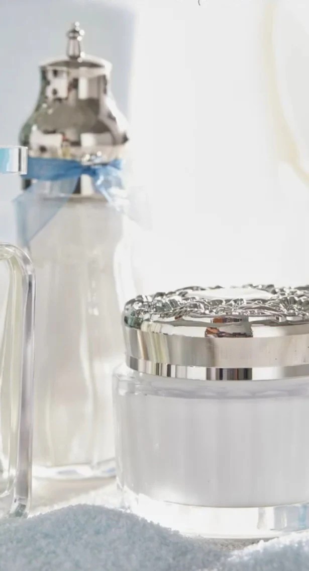 Momentous Dusting Silk Powder Scented body powder Lady Primrose