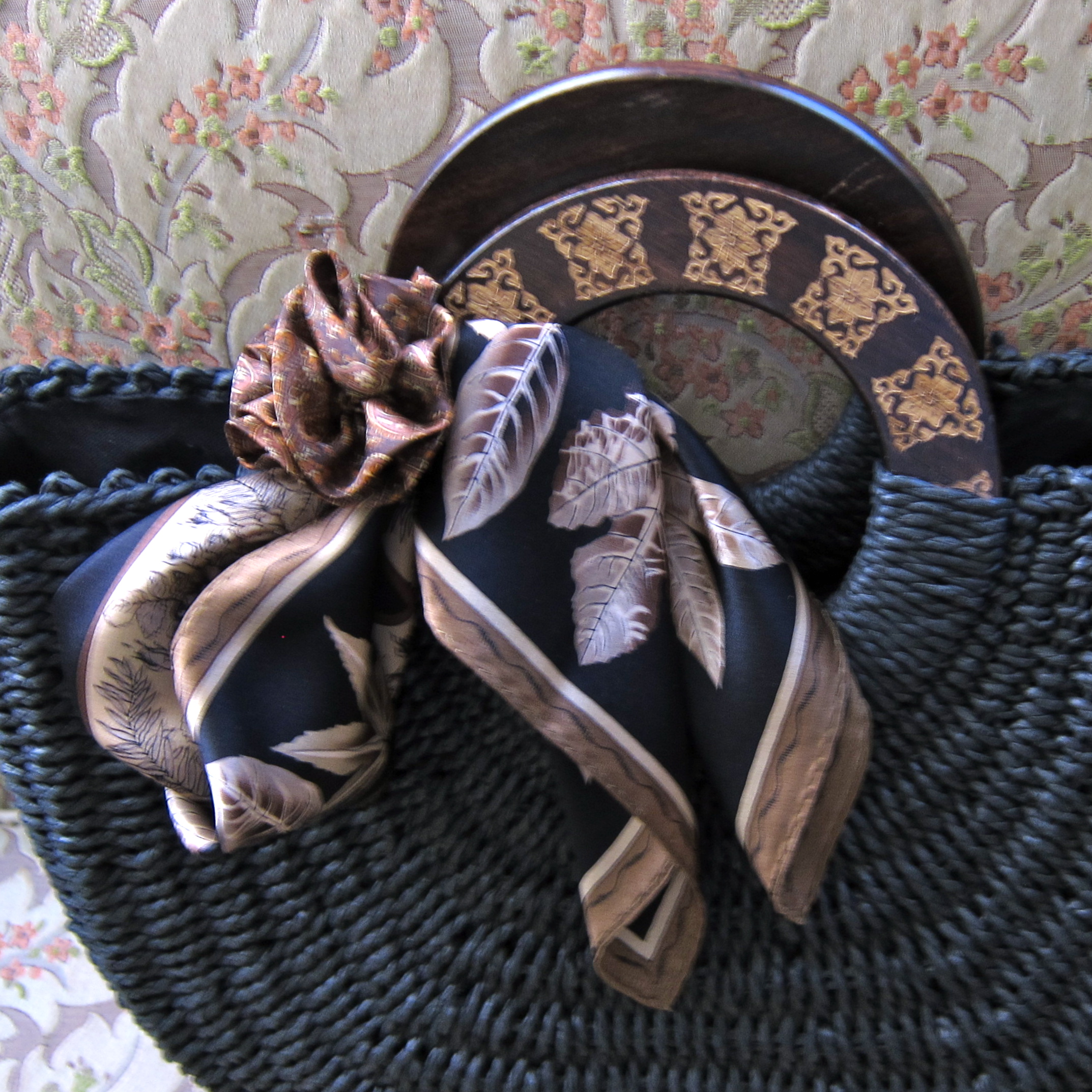 How To Tie And Wear A Scarf On A Purse Or Bag « Lady Violette IUCN Water