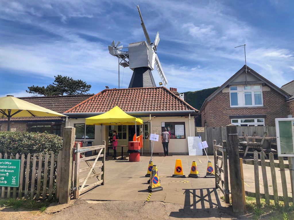 Wimbledon Cafes Serving Takeaways — Lady Wimbledon