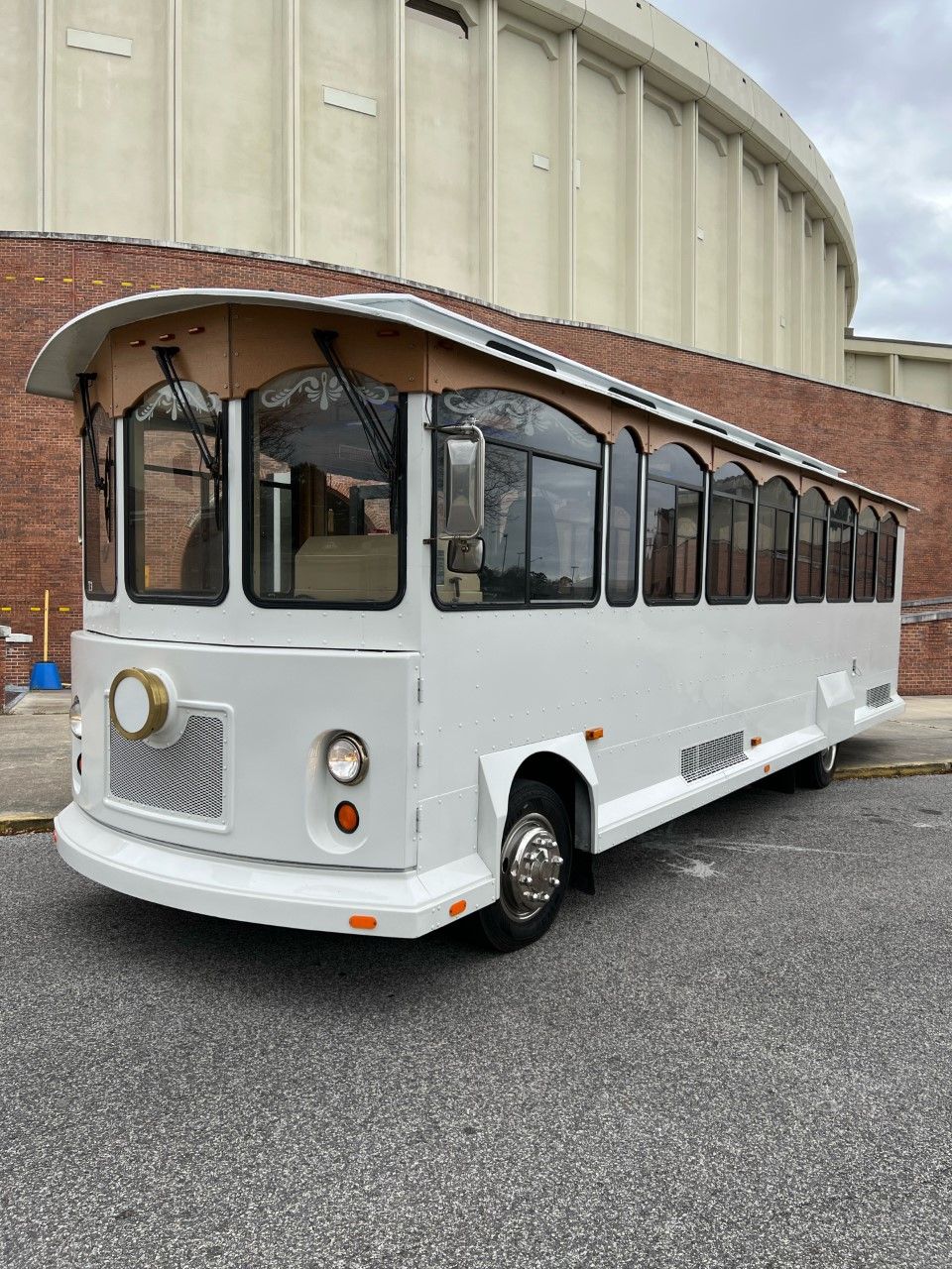 Fleet Lafayette Limo & Trolley