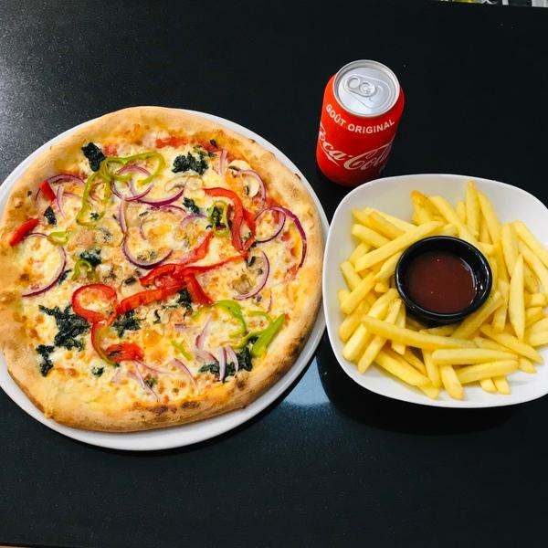 1 Piadina o Pizza mediana + Patatas + Pepsi 33cl o Agua 50 cl La