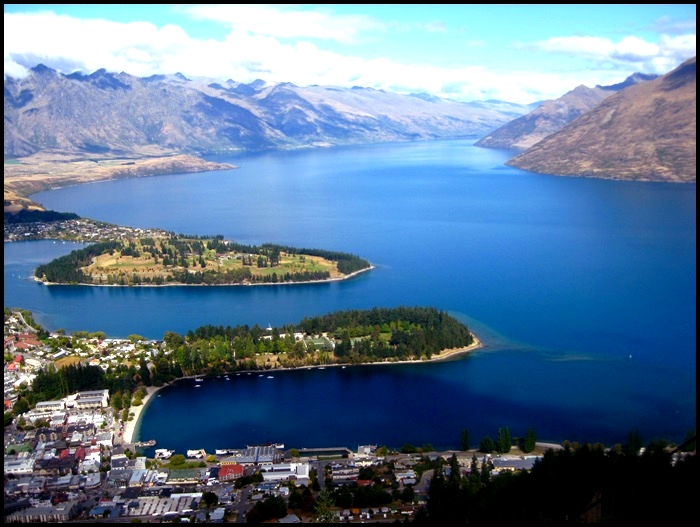 Sky swinging à Queenstown