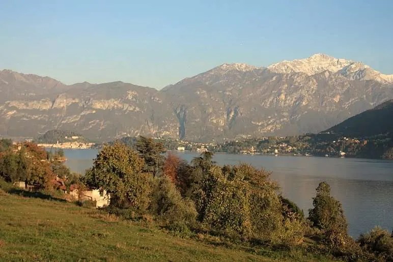 Passeggiate sul Lago di Como i panorami di San Zeno LakeAddicted