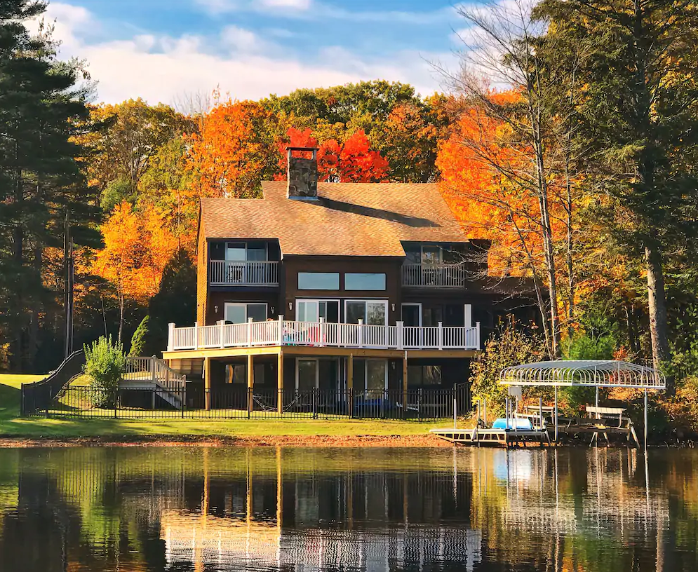 5 Reasons to Purchase a Lake House as a First Home