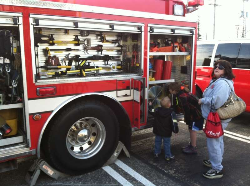 Quaker Steak And Lube Restore The Shore Touch A Truck Lakehurst