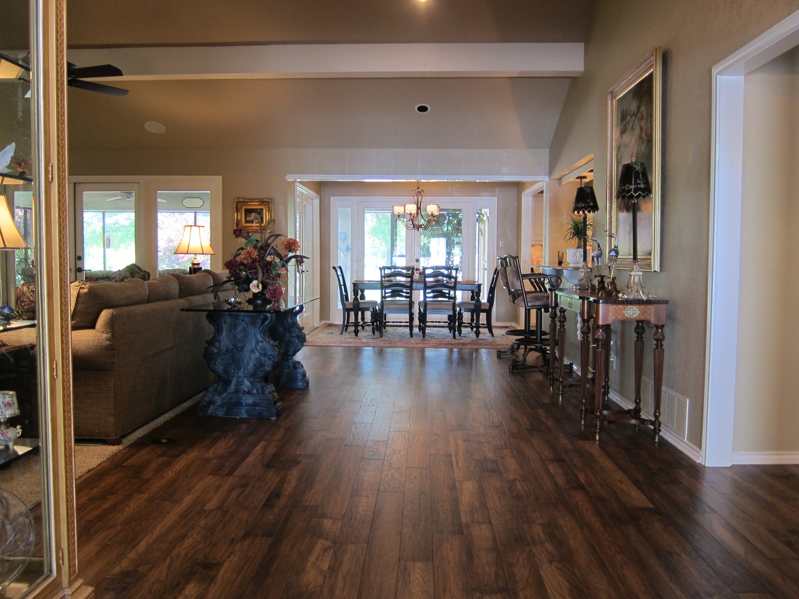 Lake Palestine Waterfront Home