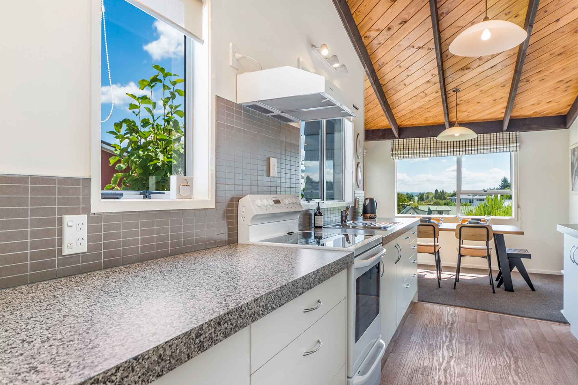 Bach 38 Taupo Lakeside