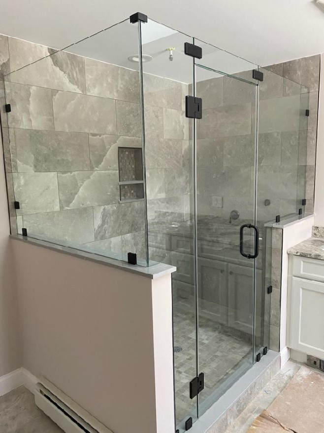 Shower Enclosure with Panel Door & Notched Front Return Lakes Road Glass