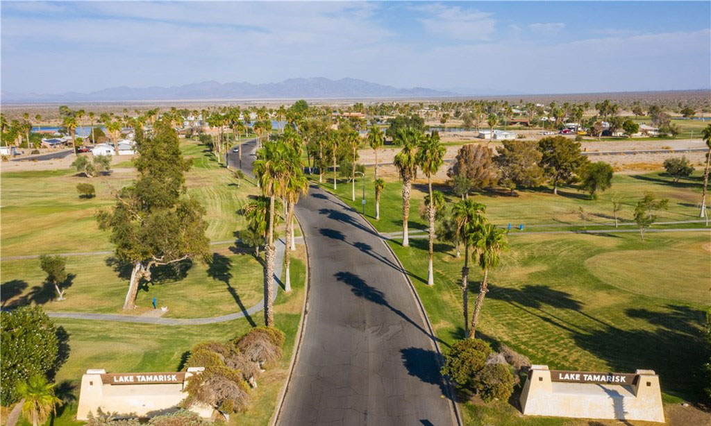 Hospitality Lake Tamarisk Desert Resort