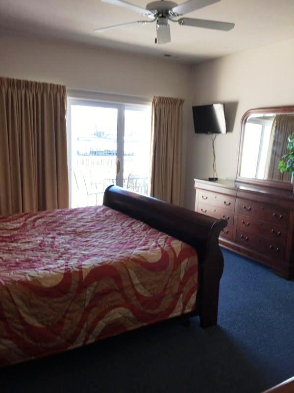 Westside Bay 212 Lakeview Resort Lake of the Ozarks