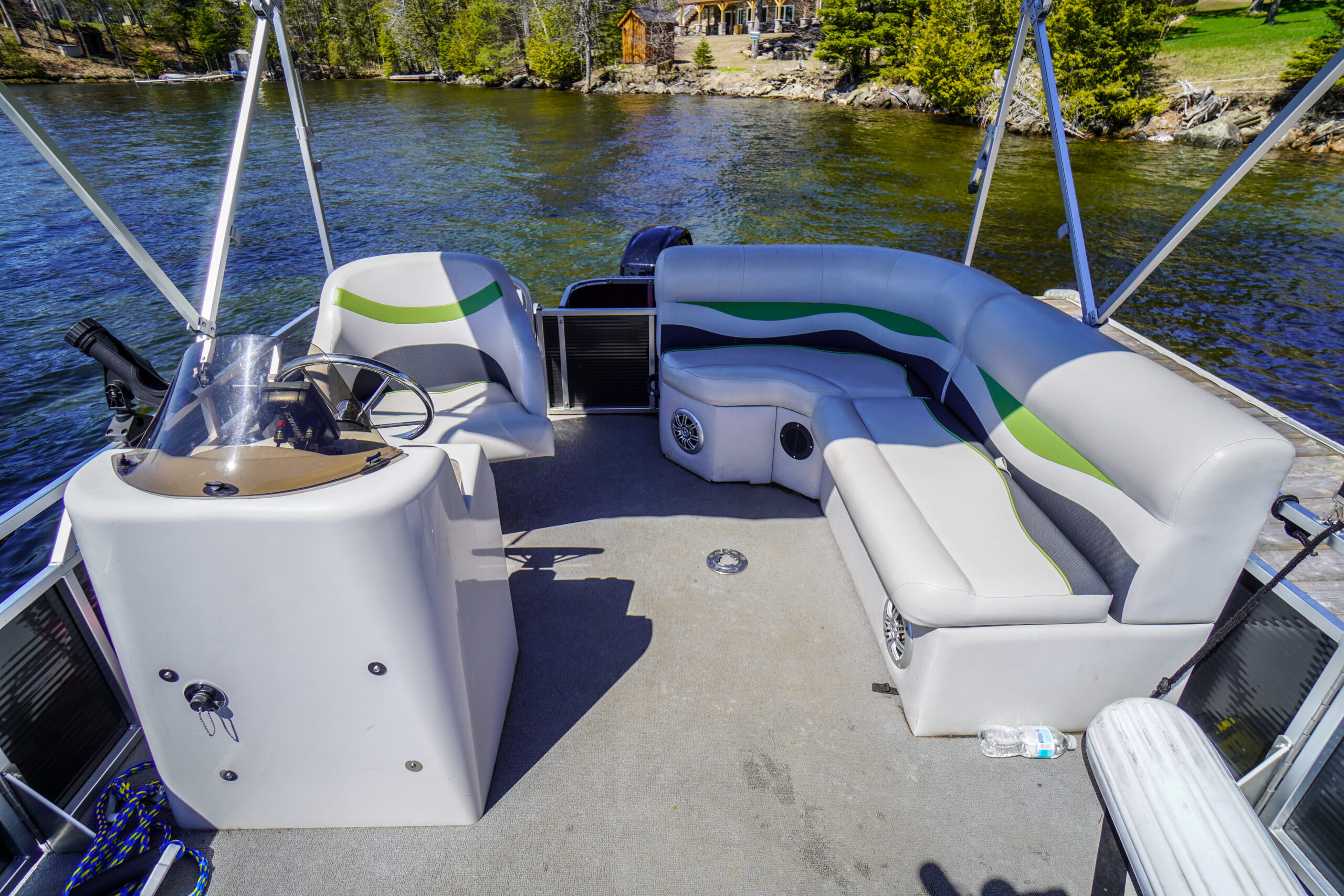 60 HP Legend Pontoon Boat 17 feet Lakeview Cottages, Auto & Marine