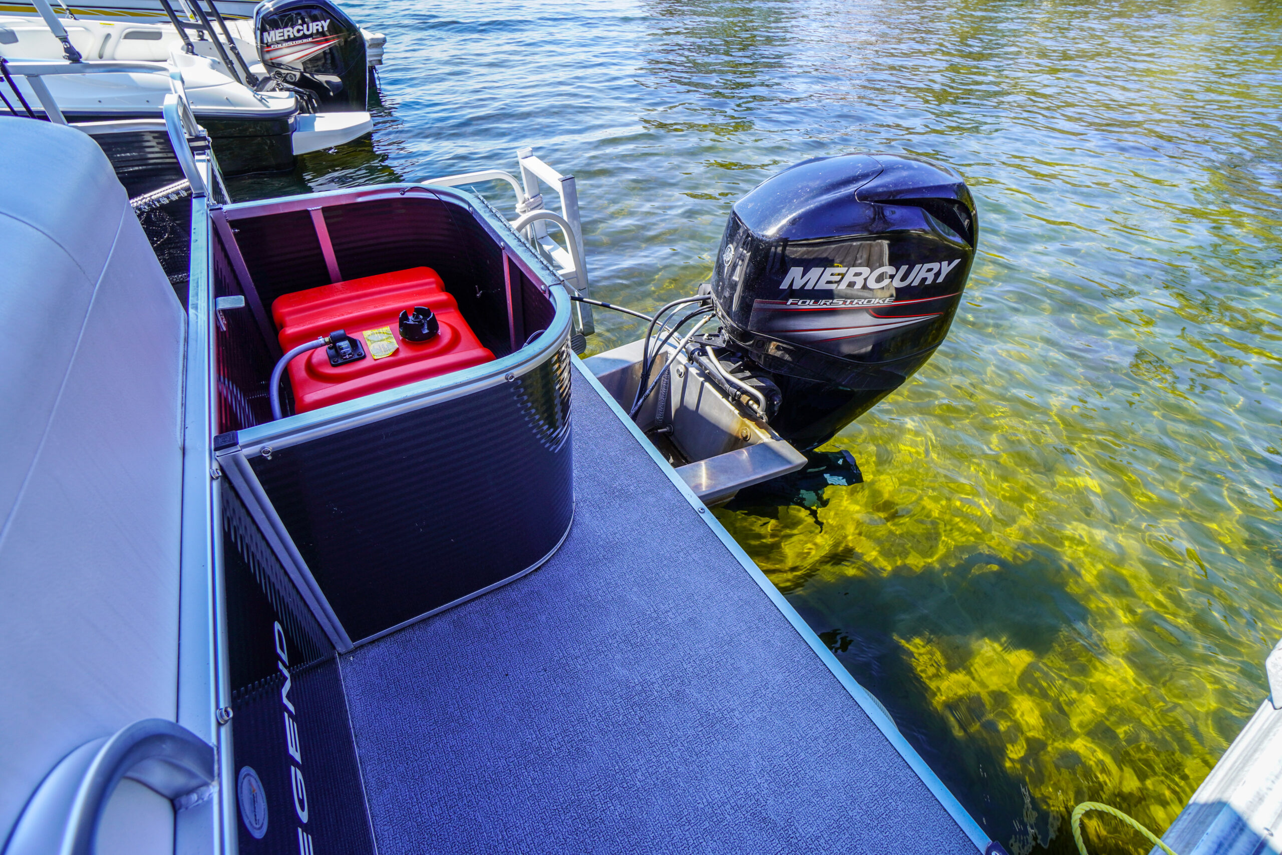 60 HP Legend Pontoon Boat 17 feet Lakeview Cottages, Auto & Marine
