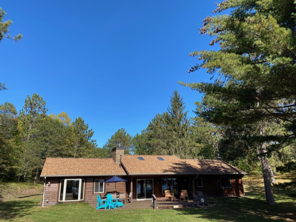 4BR/2BA Home on the Minong Flowage with 200′ of Frontage