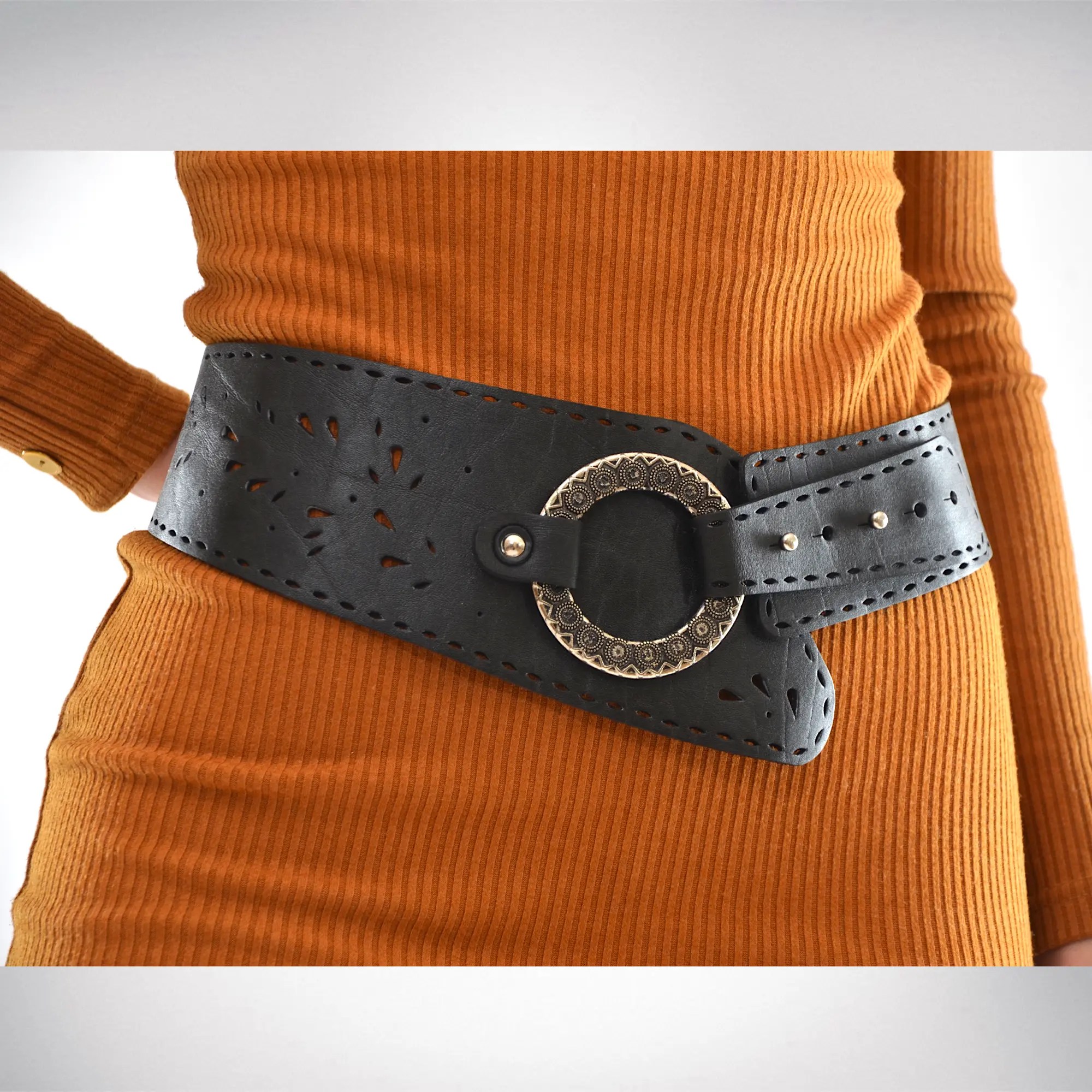 Wide black hip belt LaLaBelt