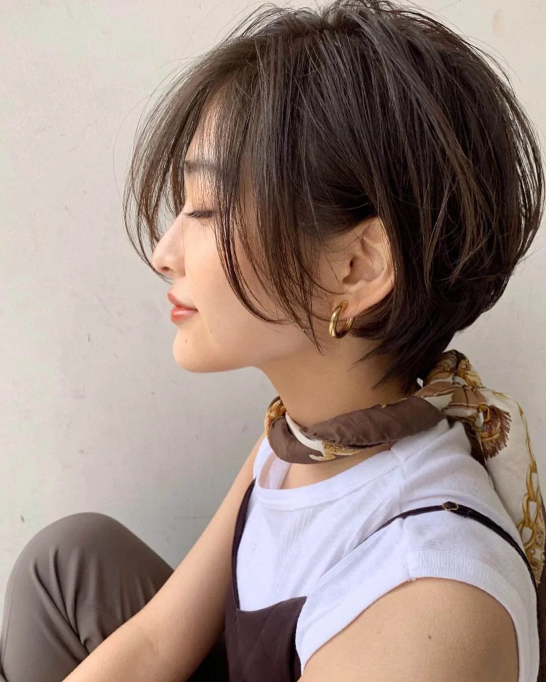 【40代向け】かっこいいショートカット特集｜洗練された大人女性の髪型15選 LALA HAIR MAGAZINE [ララヘアマガジン]