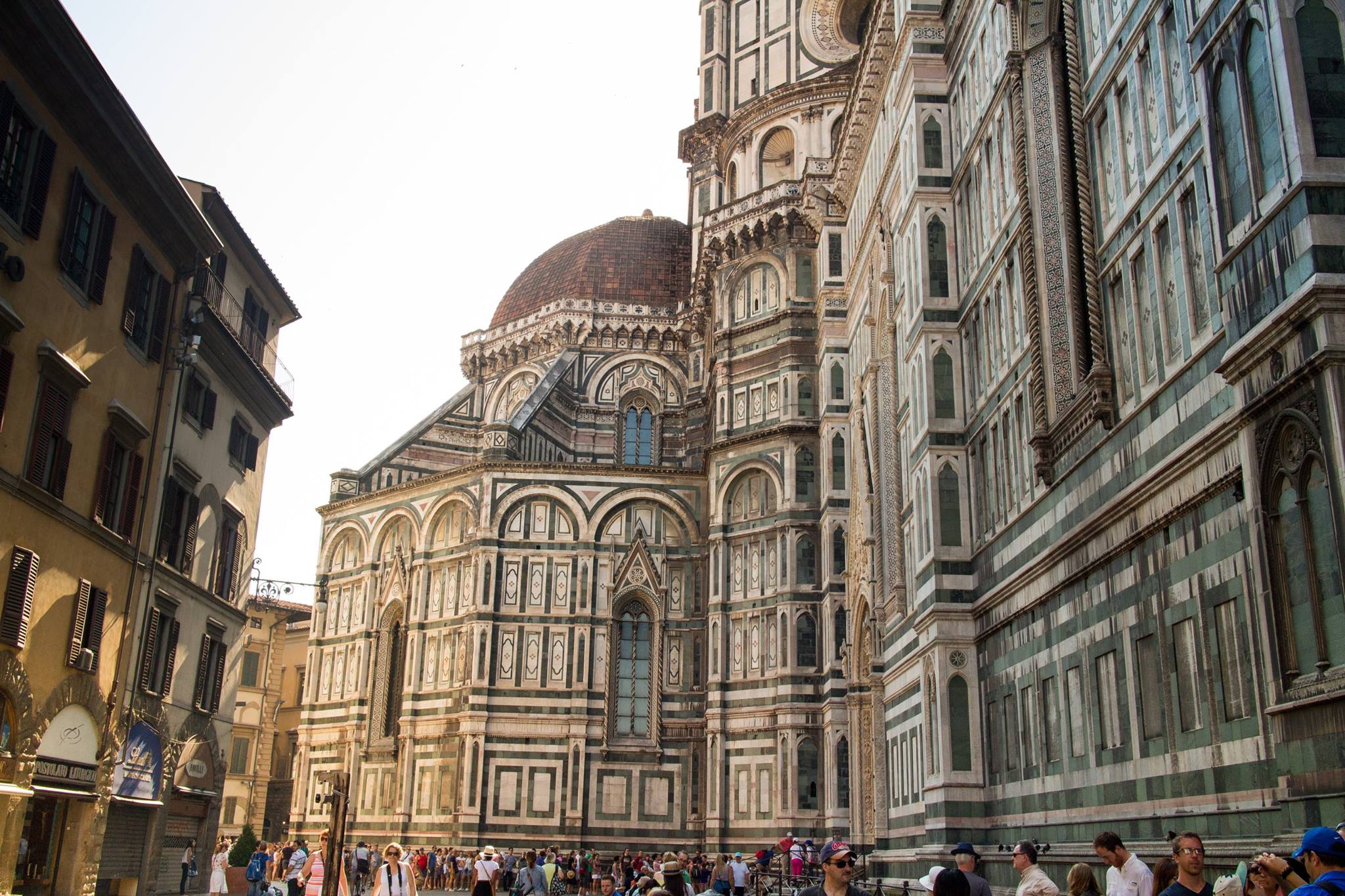 میدان دومو، نقطه ی تاریخی شهر فلورانس در ایتالیا لاله گشت پارسه