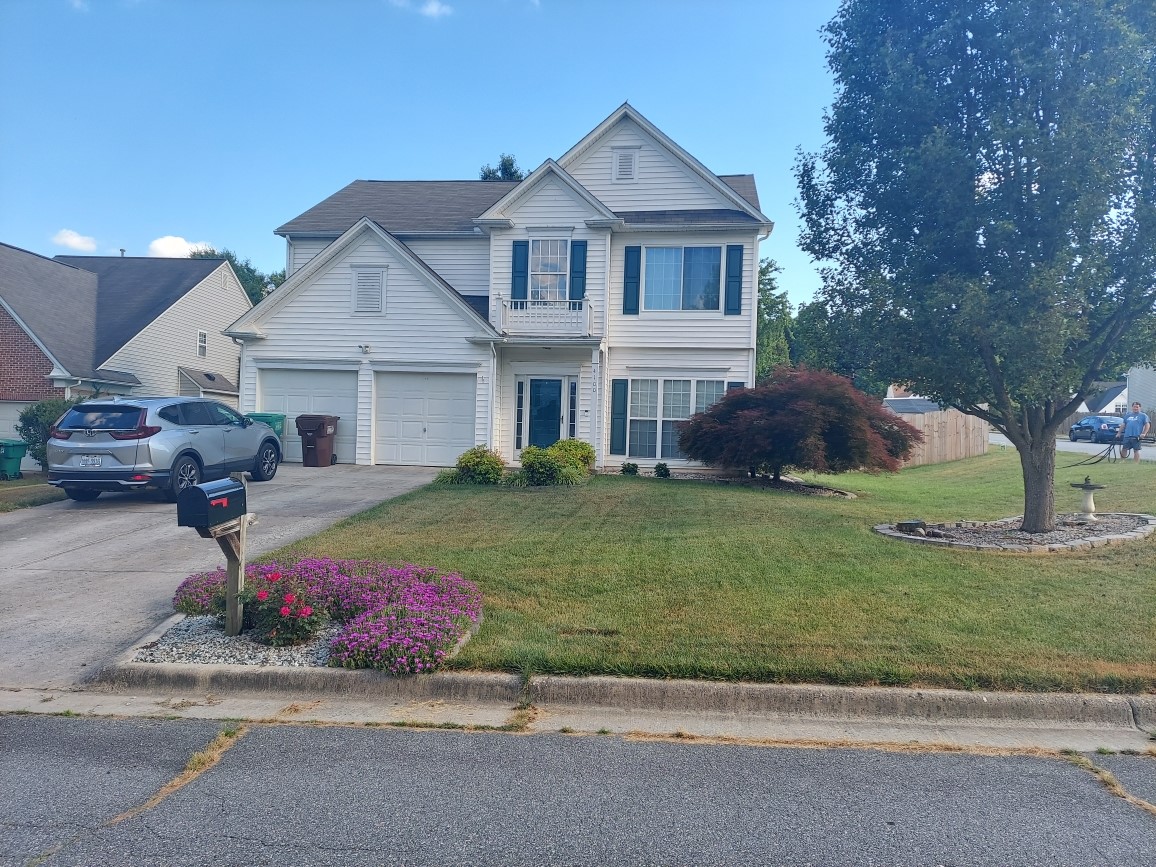 Parkside Yard of the Month Winners Lambeth Management & Realty, Inc.