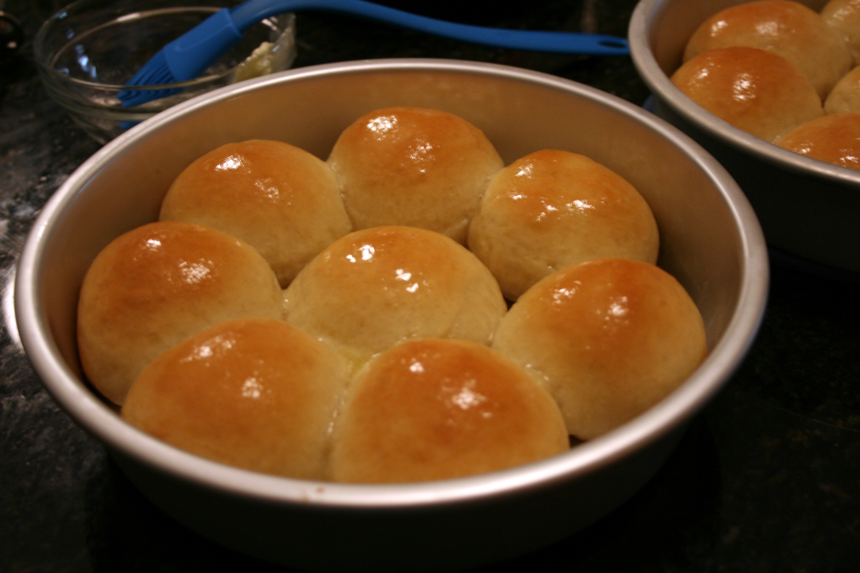 Golden PullApart Butter Buns MomMakes...