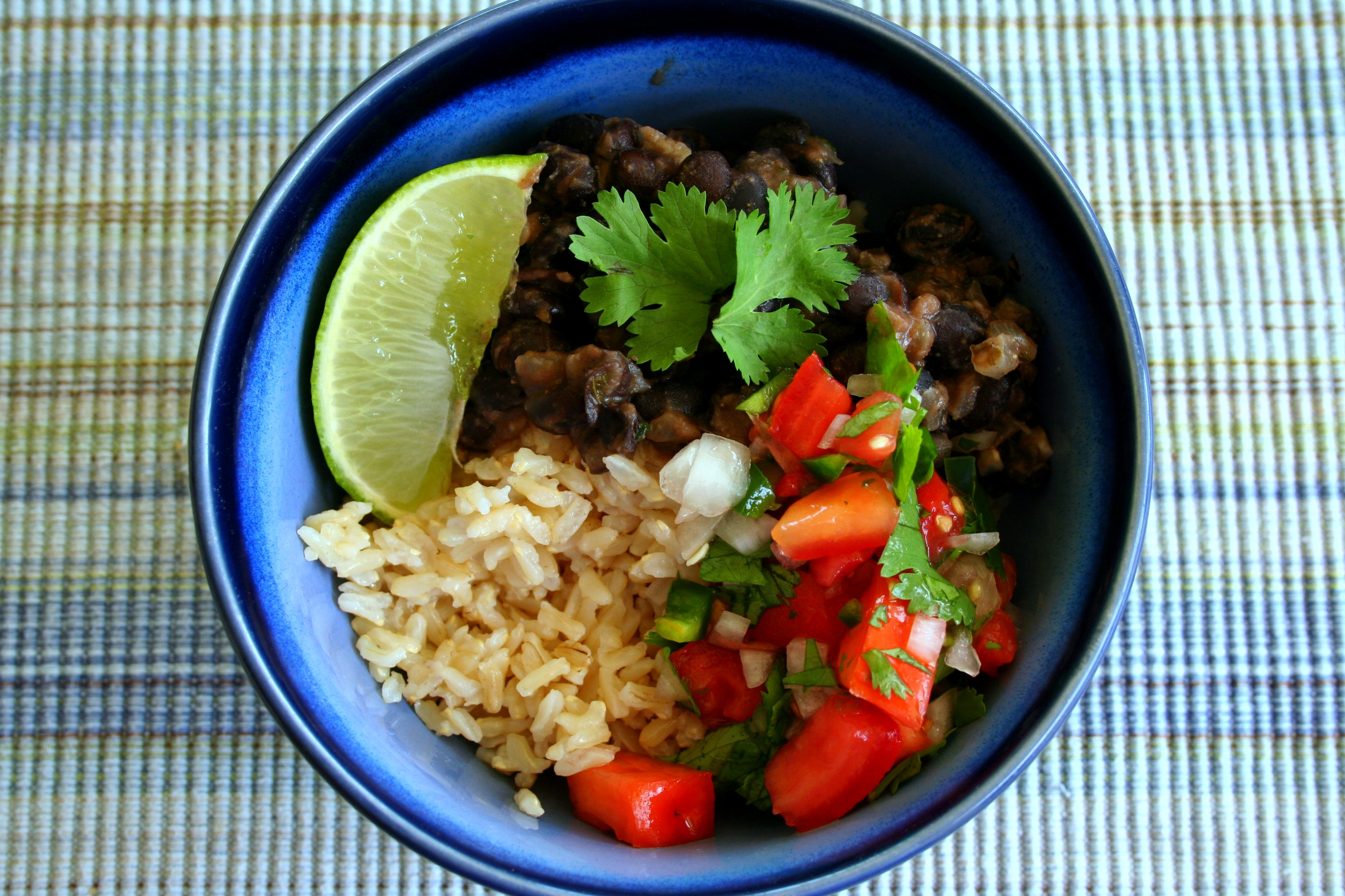 Brown Rice and Black Beans with Pico de Gallo MomMakes...