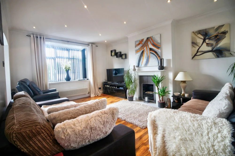 Sold STC 1 Bed Flat Bushey Hall Road, Bushey, WD23 L&H