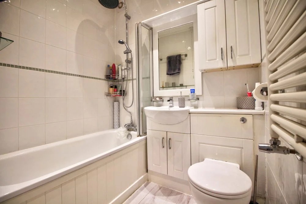 Sold STC 1 Bed Flat Bushey Hall Road, Bushey, WD23 L&H