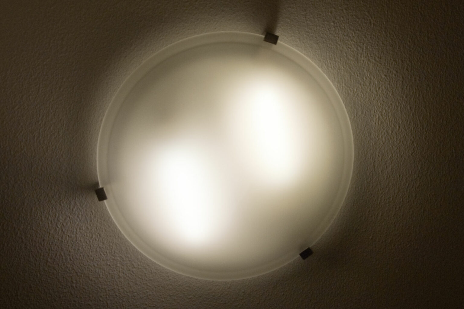 Recessed Lighting vs Flush Mount Lighting What’s The Difference? LampHQ