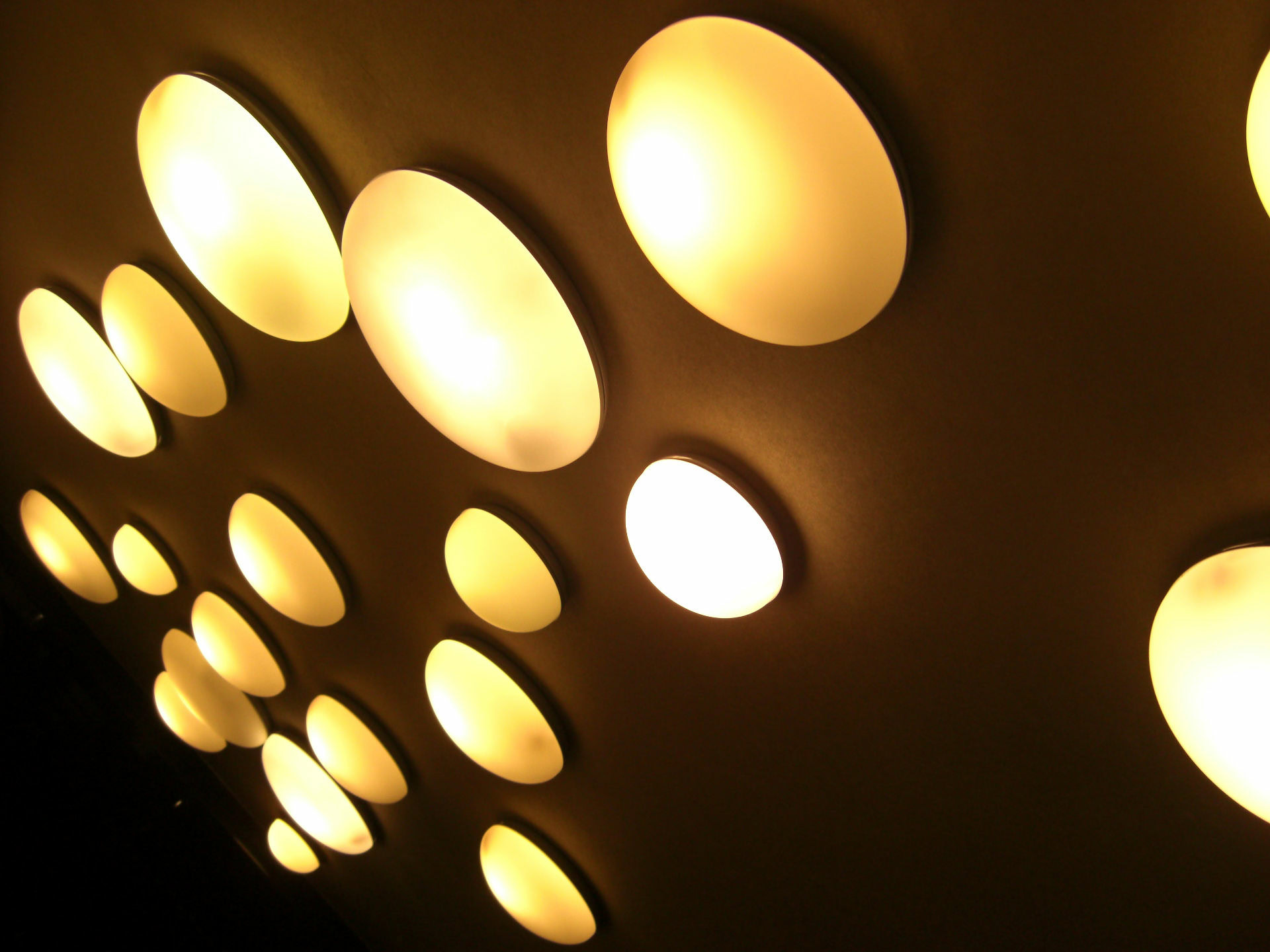 Recessed Lighting vs Flush Mount Lighting What’s The Difference? LampHQ