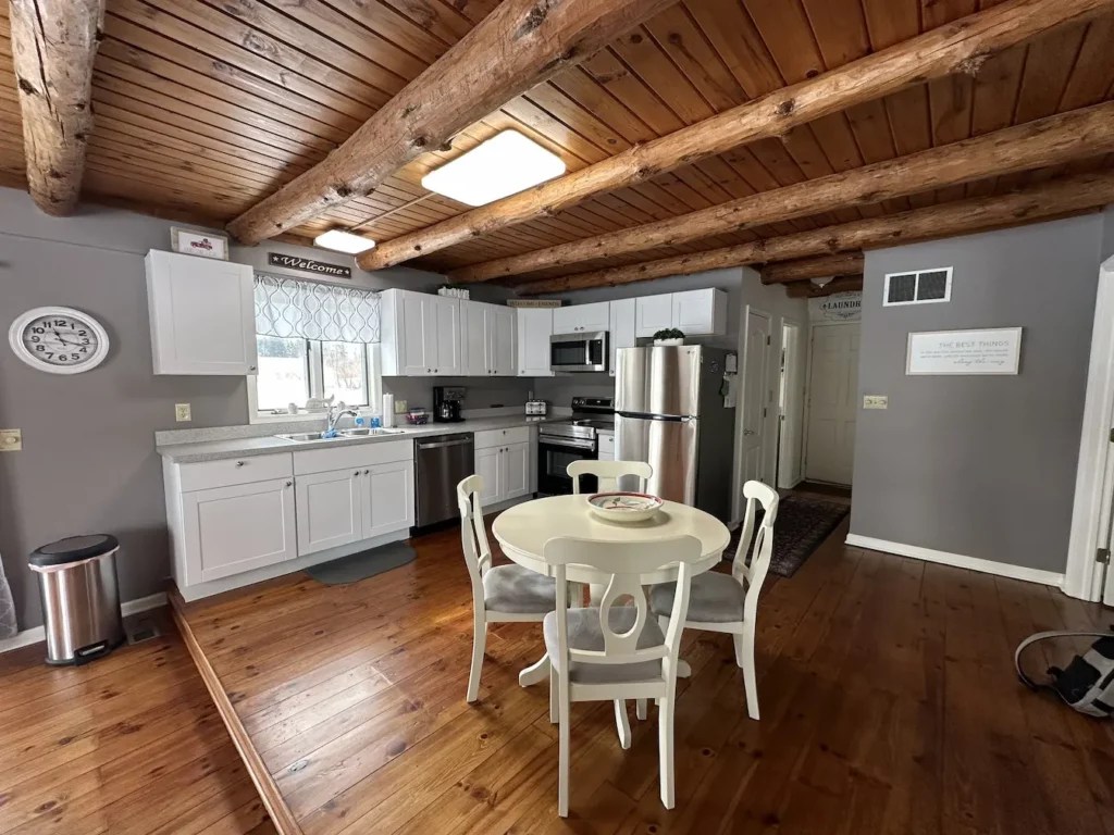 Lamp Post House Vacation Home DeRuyter Lake NY