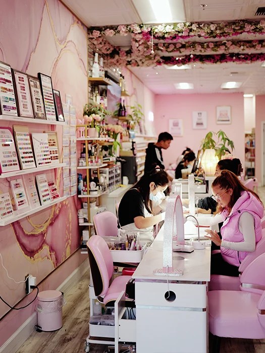 Nail Salon 98033 La Na Nail Lounge of Kirkland, WA 98033 Manicure