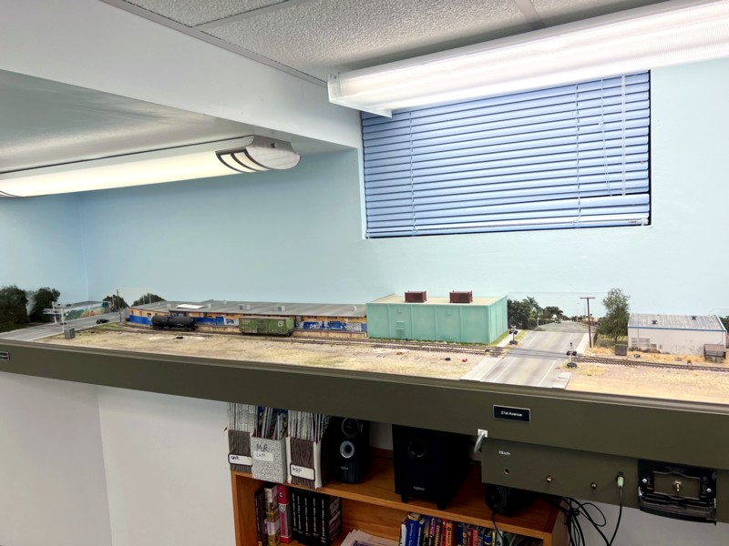 Another "One Turnout" Layout Lance Mindheim Custom Model Railroad Builder