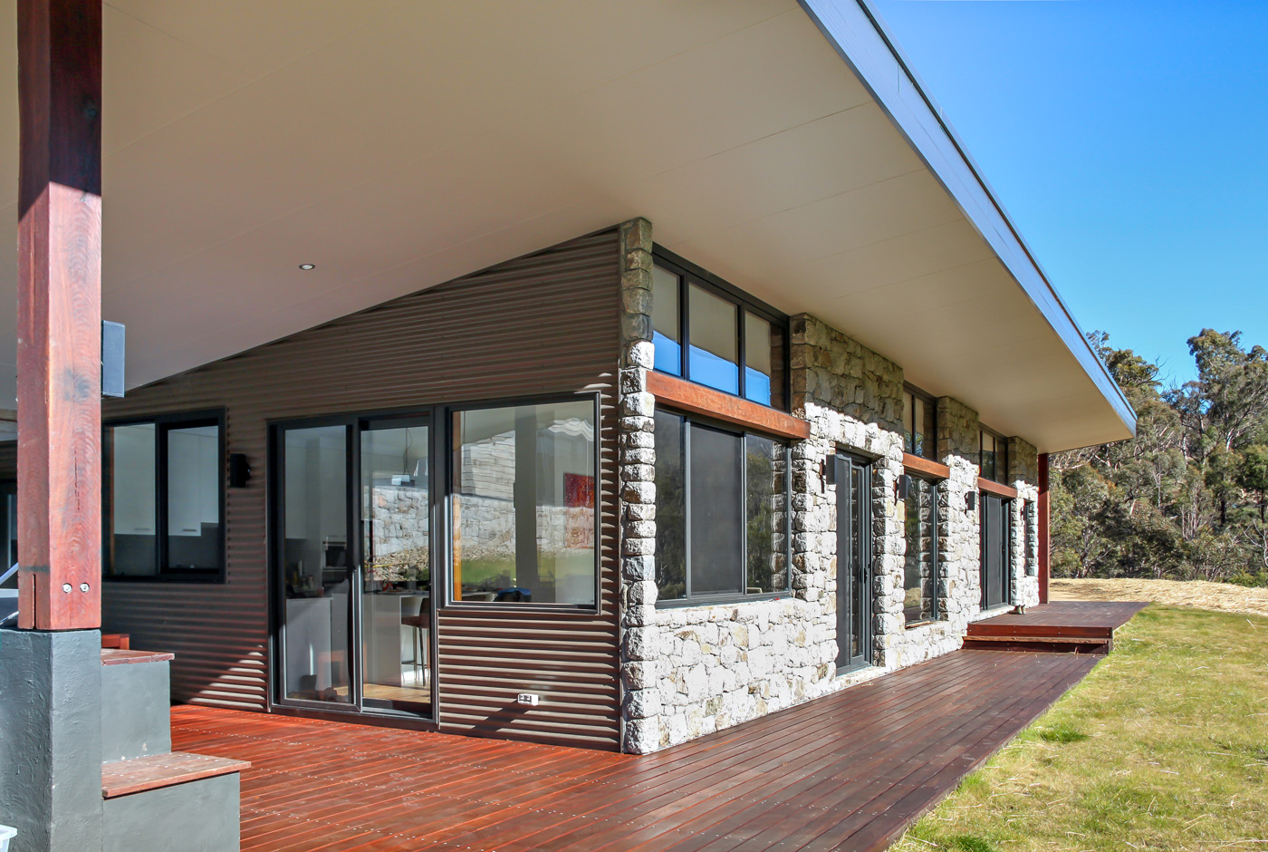 Thredbo River House, Jindabyne Lance
