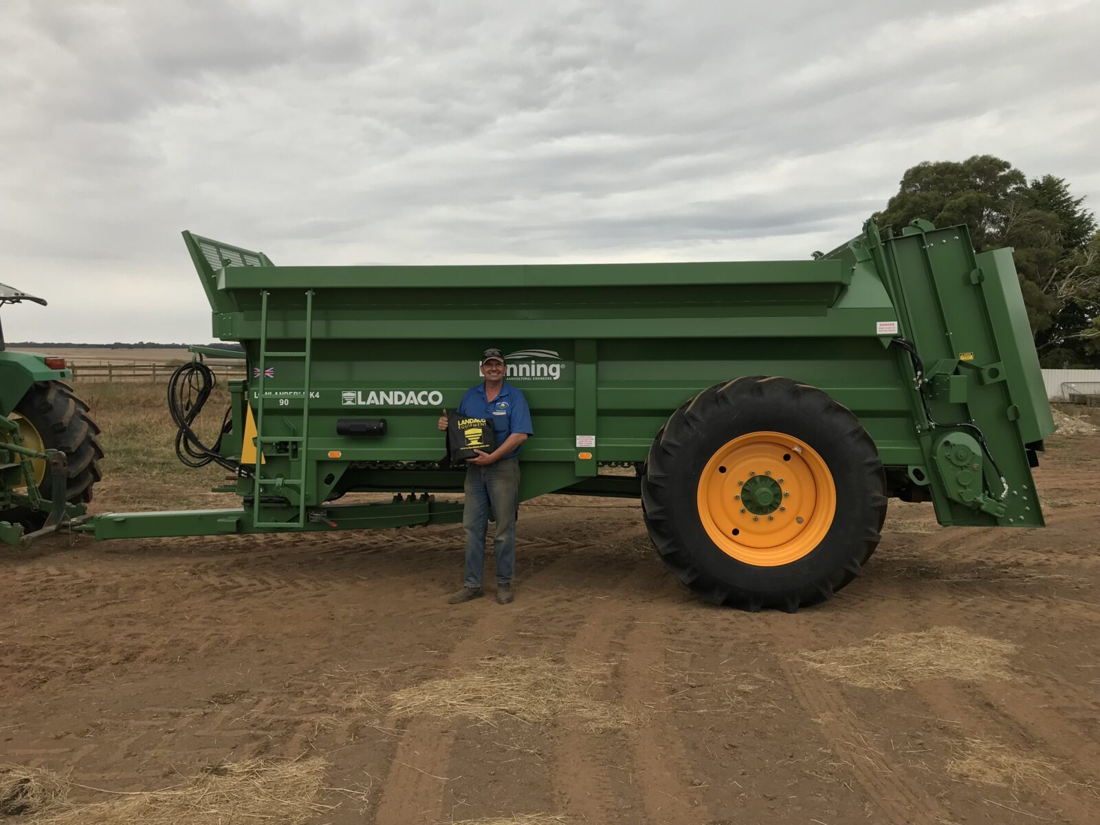 Australia's Bunning Muck Spreader Dealer Landaco