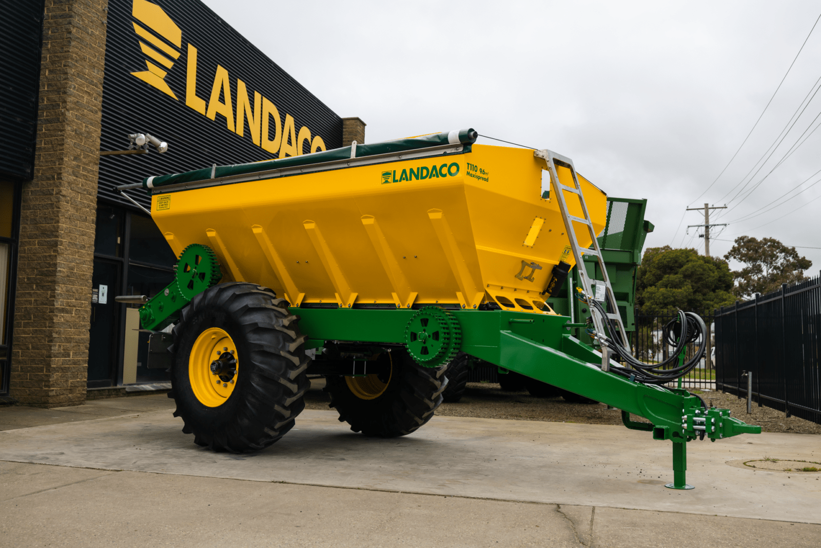 Landaco Maxispread Trailing Spreader Australian Made