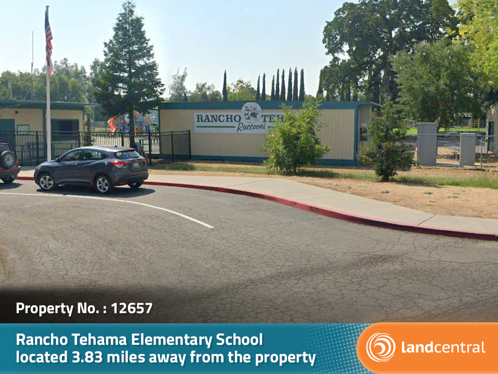 An acre and a half in the exclusive Rancho Tehama Association8