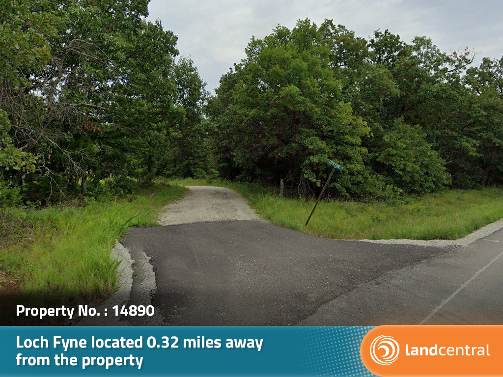 Great property only a few blocks from the stunning Norfork Lake7