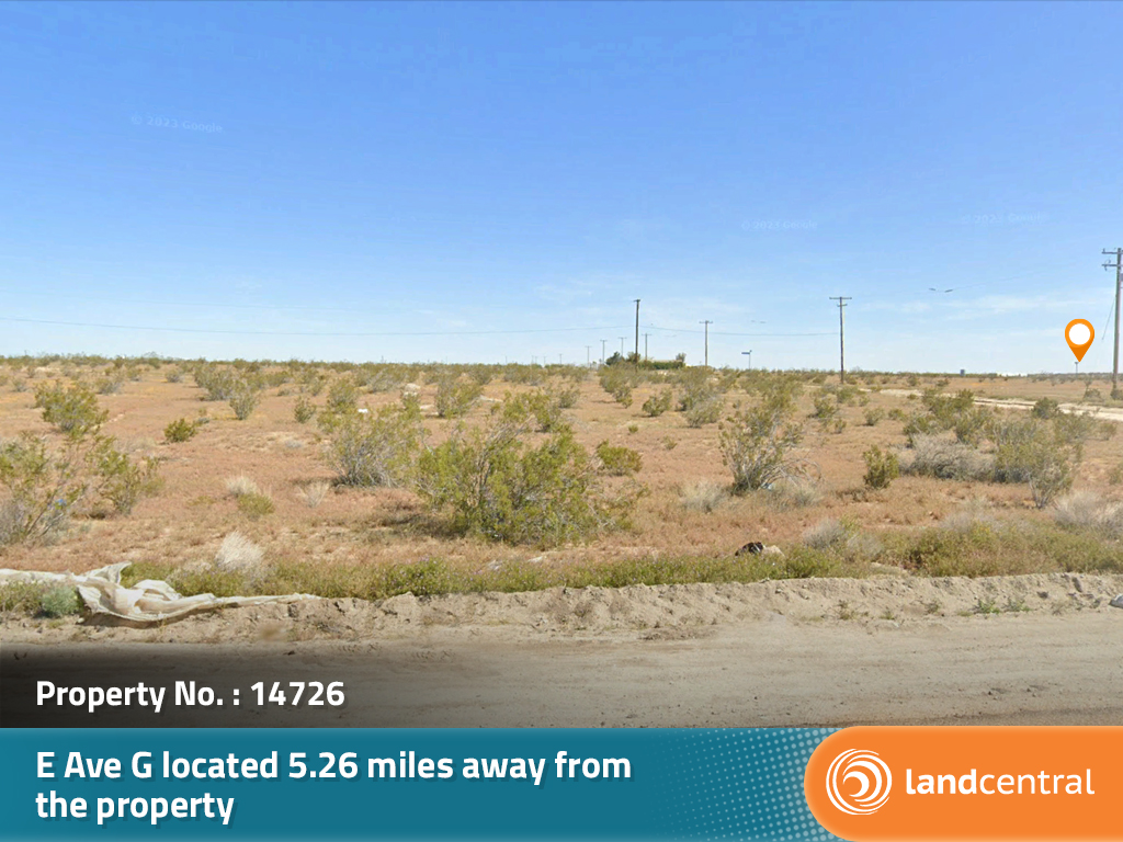 More than five acres of amazing desert property7