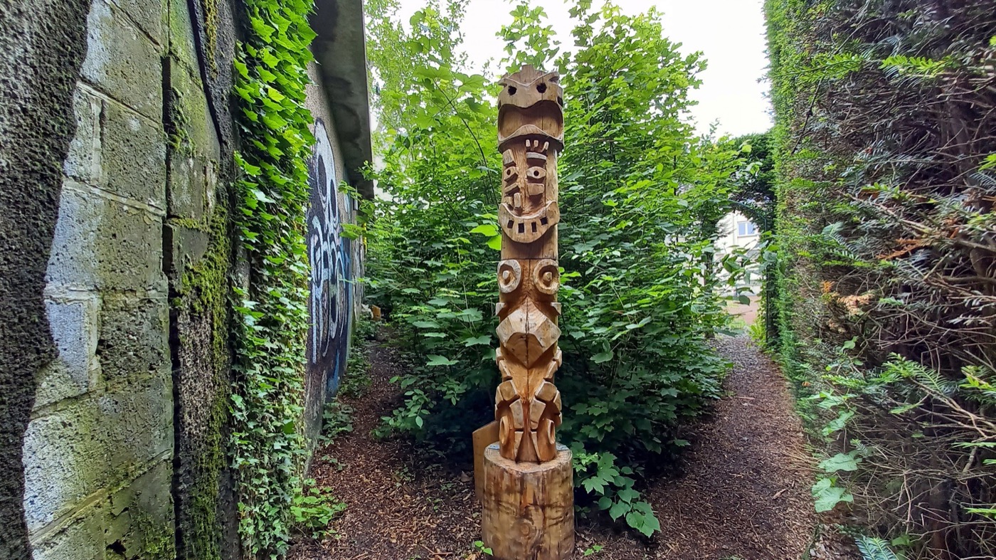 The crack, making sense of gardening in a garden city today « Landezine