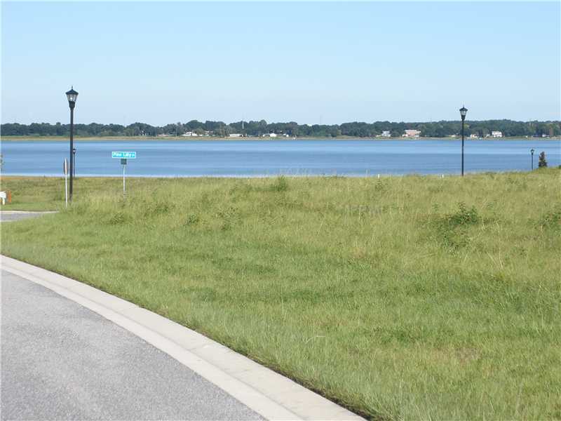 Waterfront lot on Lake Alfred in Water Ridge