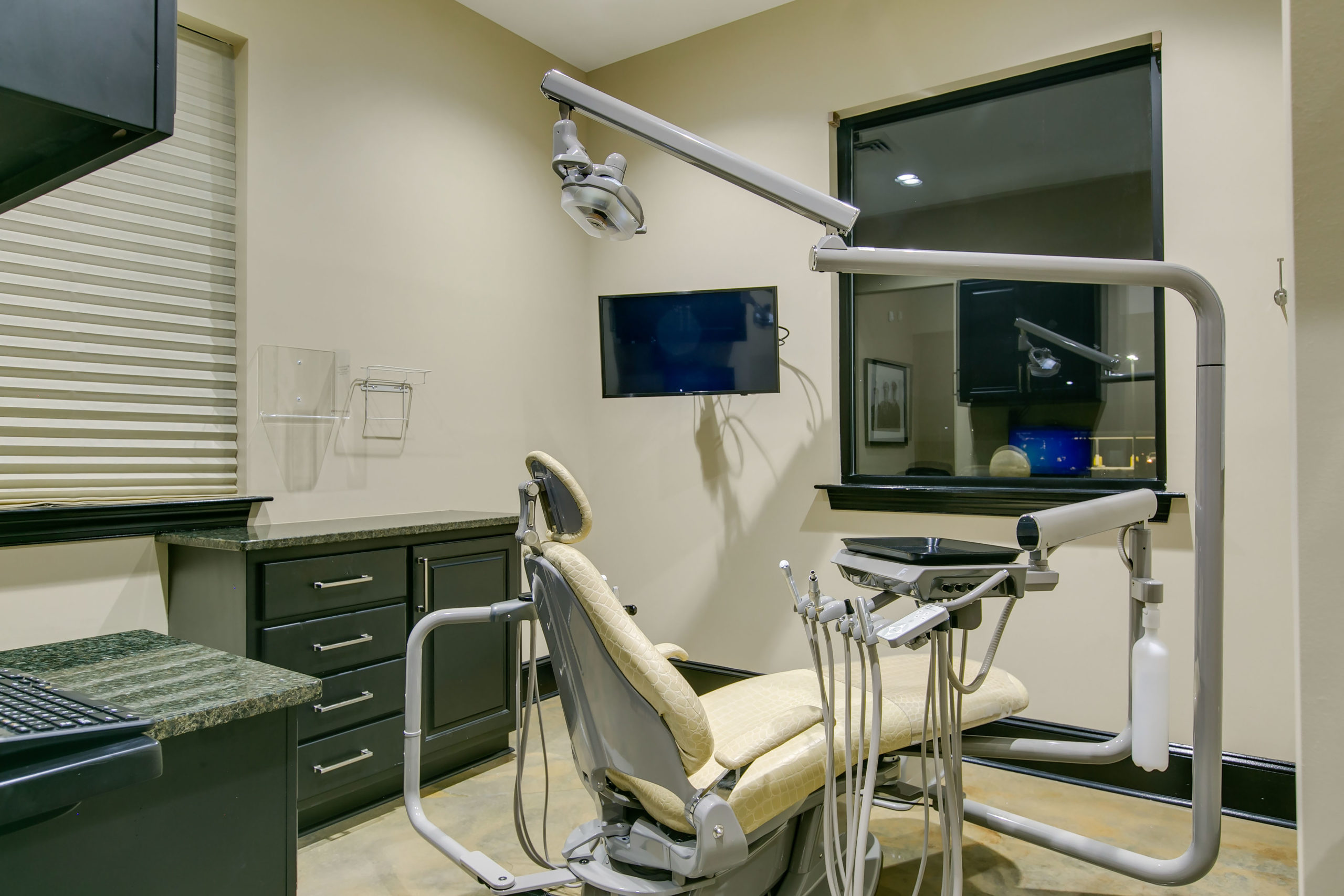 Hamlet NC Dentist Lane & Associates W. Hamlet Ave Dental Office