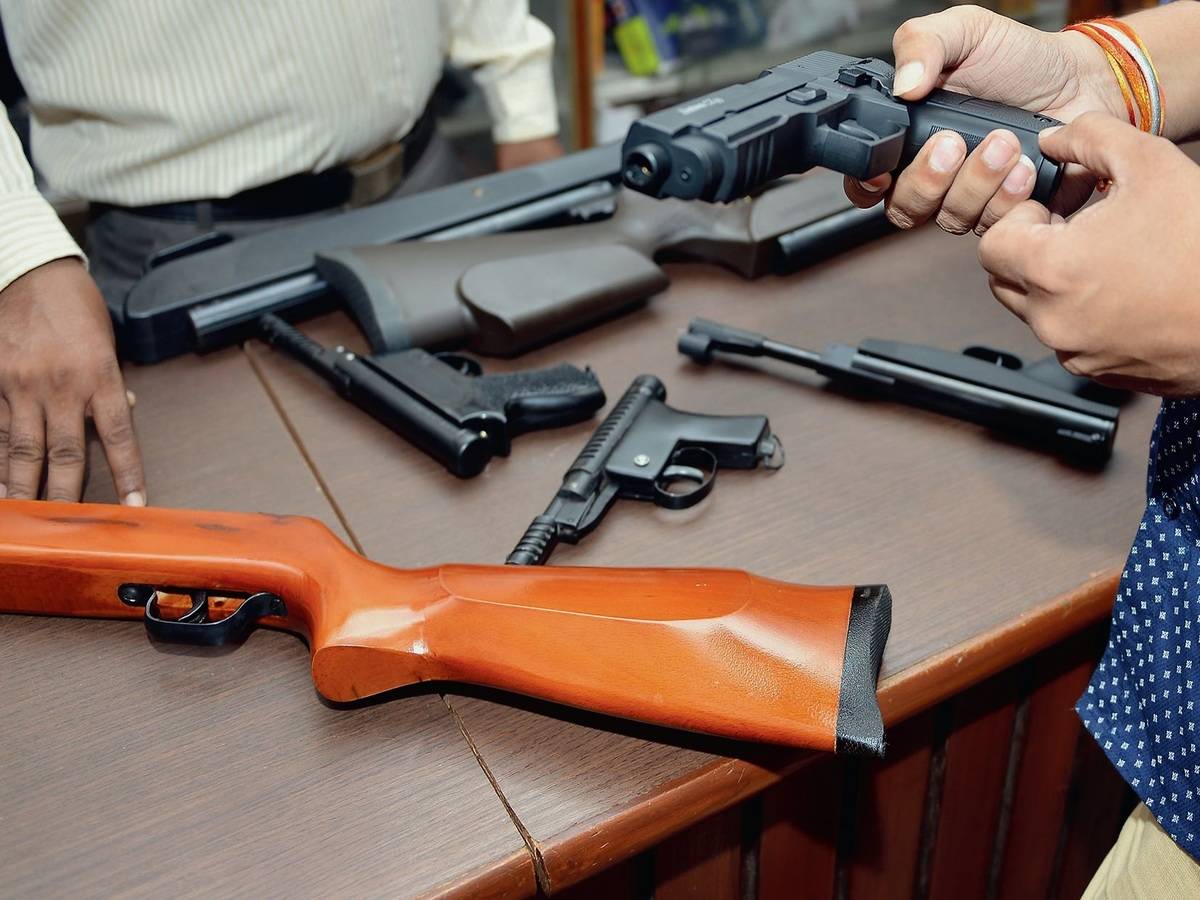 හෝමාගමිනුත් පාතාල අවි ගබඩාවක් මතුවෙයි