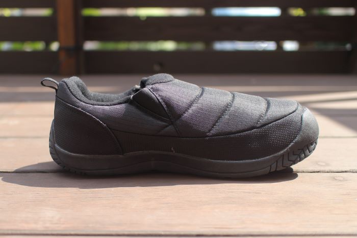 ワークマン「防炎キャンパーモック」1900円で買える秋冬キャンプのおすすめシューズ