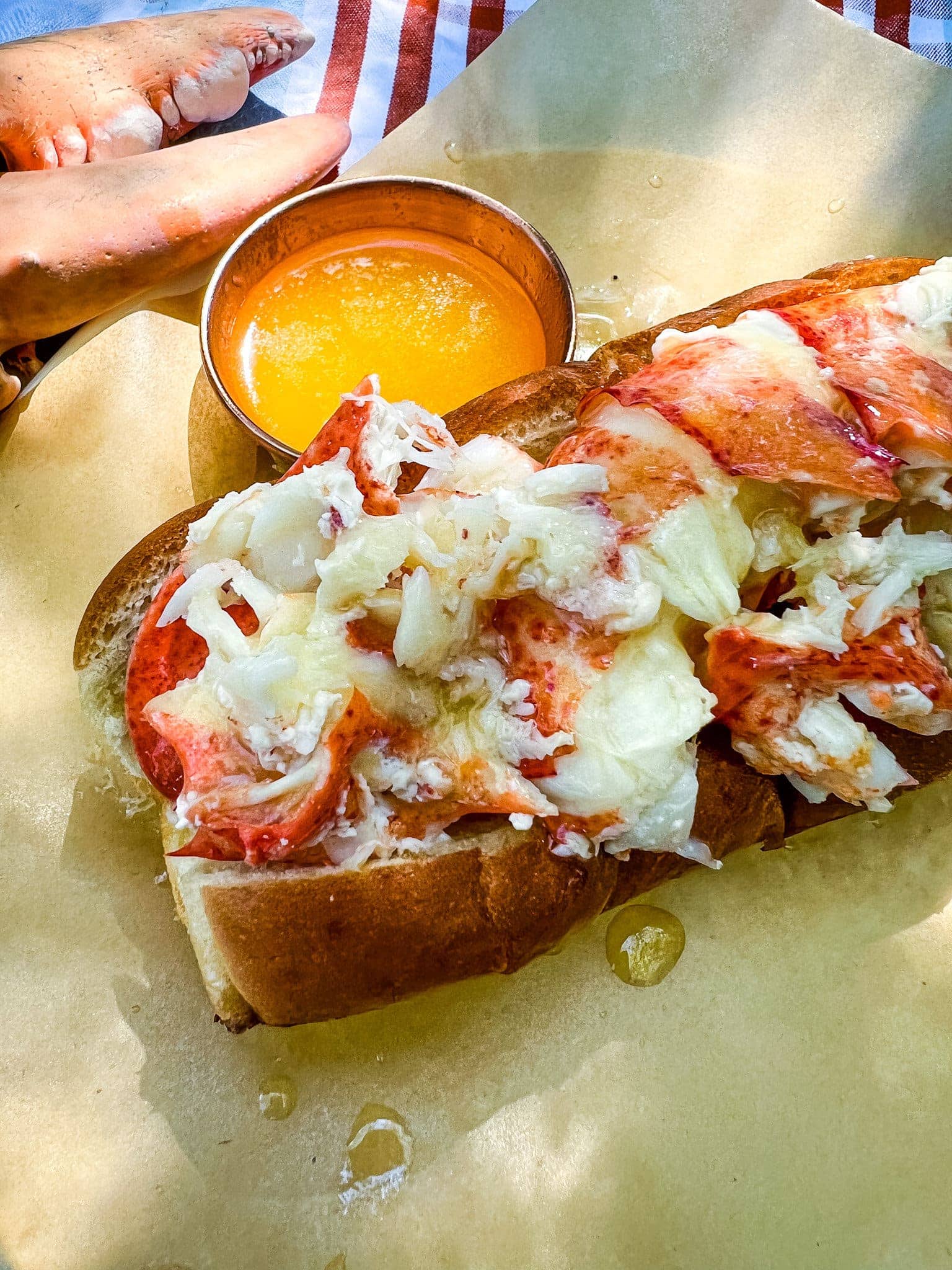 Lobster roll du Connecticut la guédille au homard et beurre! • Cuisine
