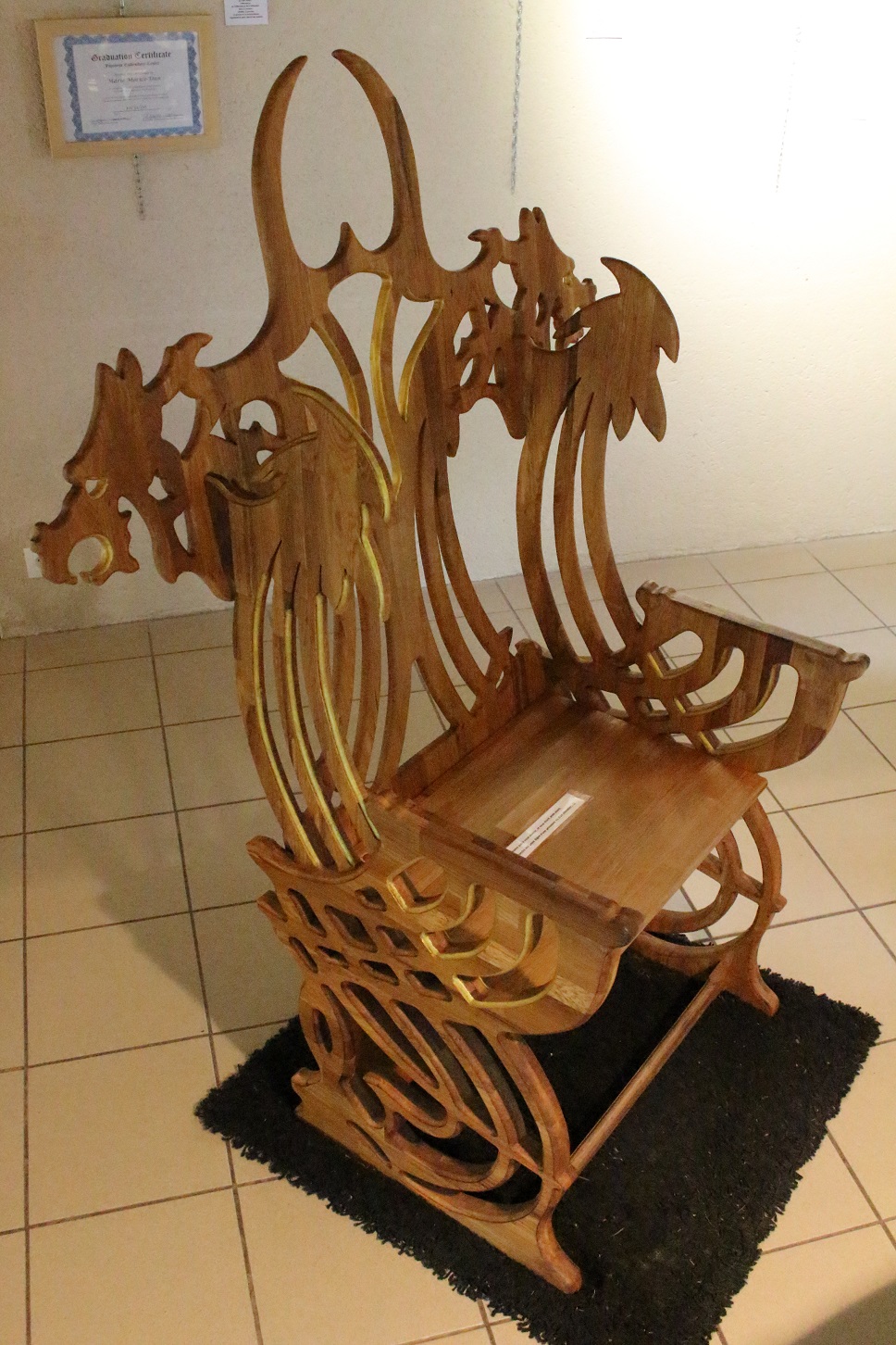 Fauteuil "dragon" La Porte de Pierre