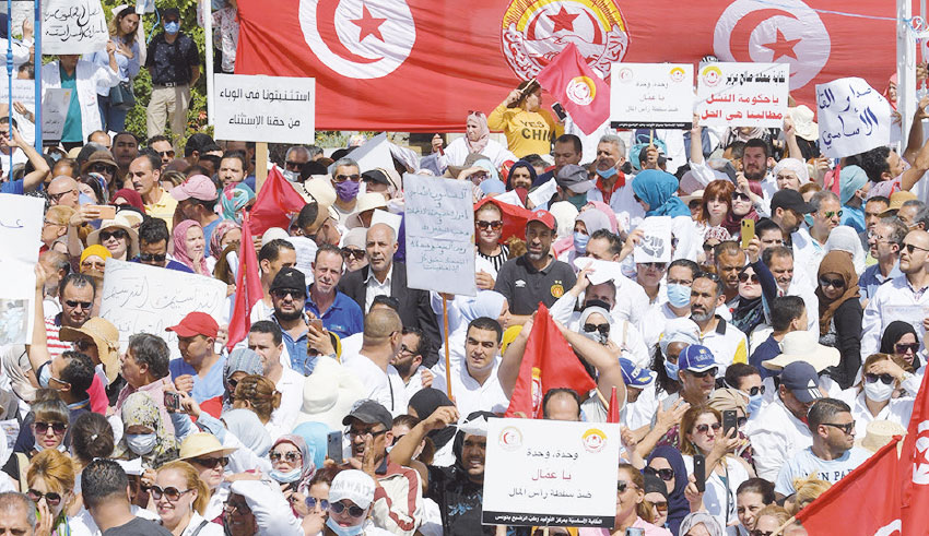 Grève Générale Tunisie 2022 Grève générale des professionnels de santé: «L’armée blanche» en colère