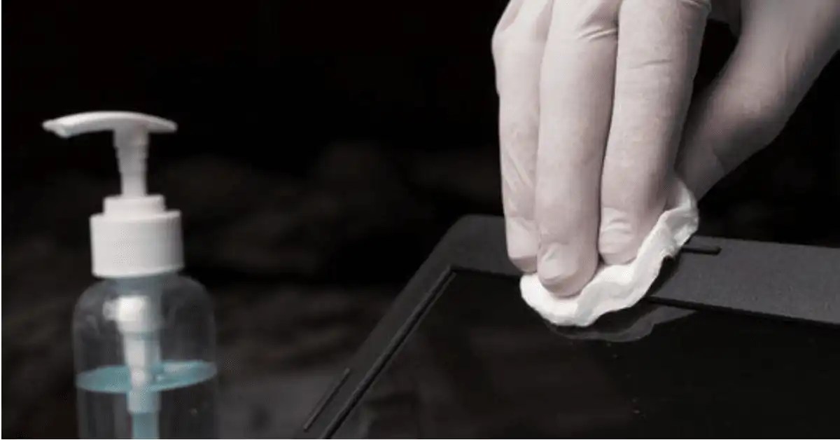 How To Fix Deep Scratches on Laptop Screen (5 Ways)