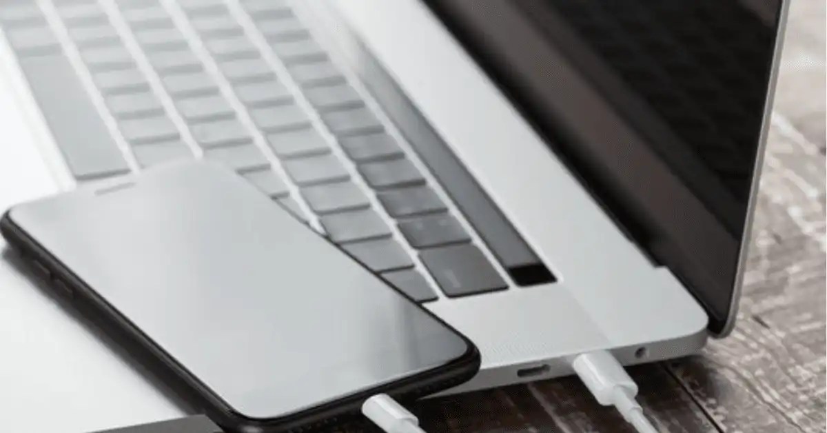 Is It Ok To Charge iPhone With Laptop Risks)