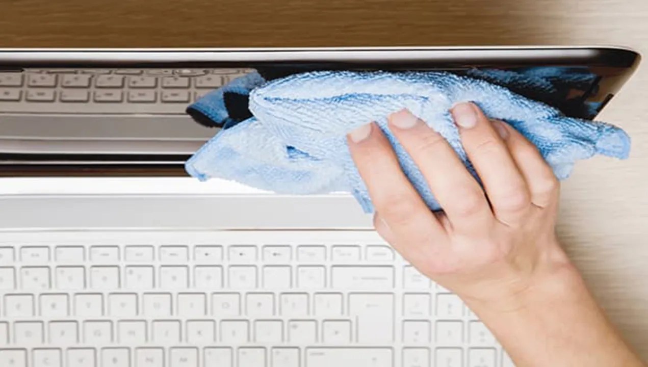 Guidelines on How To Clean Dell Notebook Screen LaptopLeLo