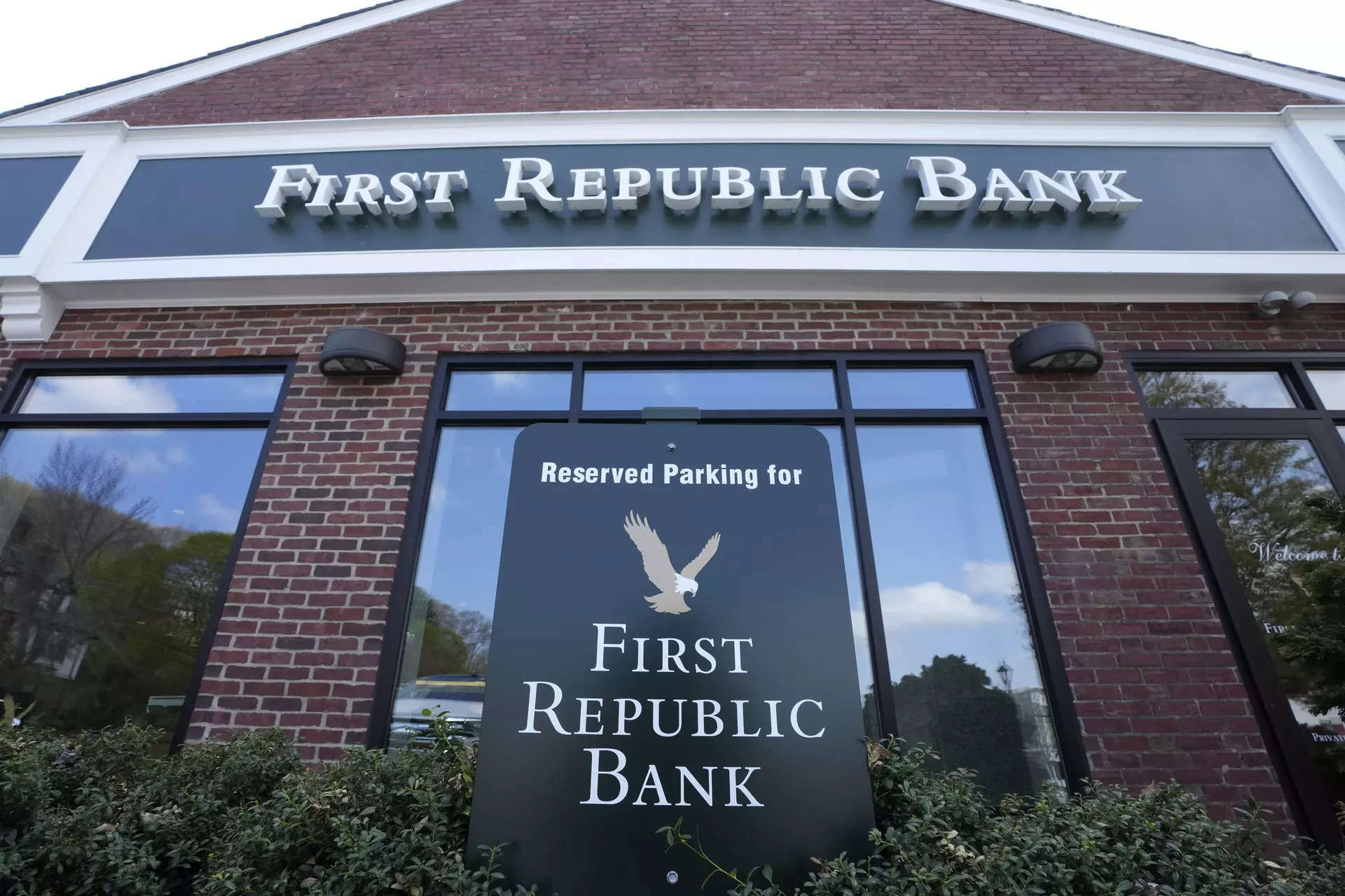 First Republic Bank rachetée par